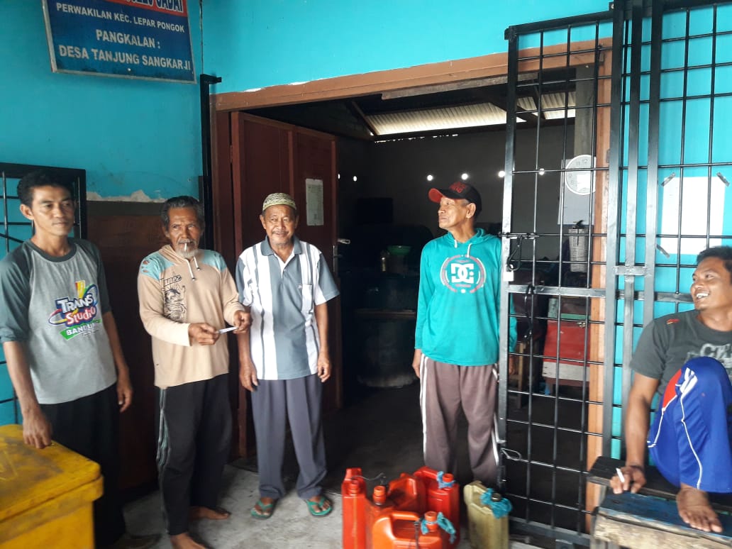 Nelayan Desa Tanjung Sangkar ‘Menjerit’ Pasokan BBM Terbatas Untuk Melaut