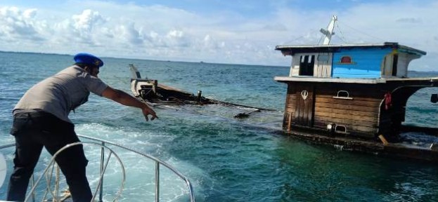 Akibat Mesin Rusak Kapal Pembawa Tabung Gas Tenggelam Di Perairan Tanjung Pandan